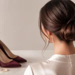 Chaussures de luxe & coiffure sophistiquée : l’équilibre