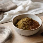 Coloration végétale cheveux blancs : poudre de henné et cassia sur cheveux blancs